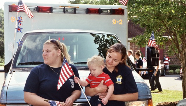 Angela with Katie and Jayden show off their American Pride
7/4/09